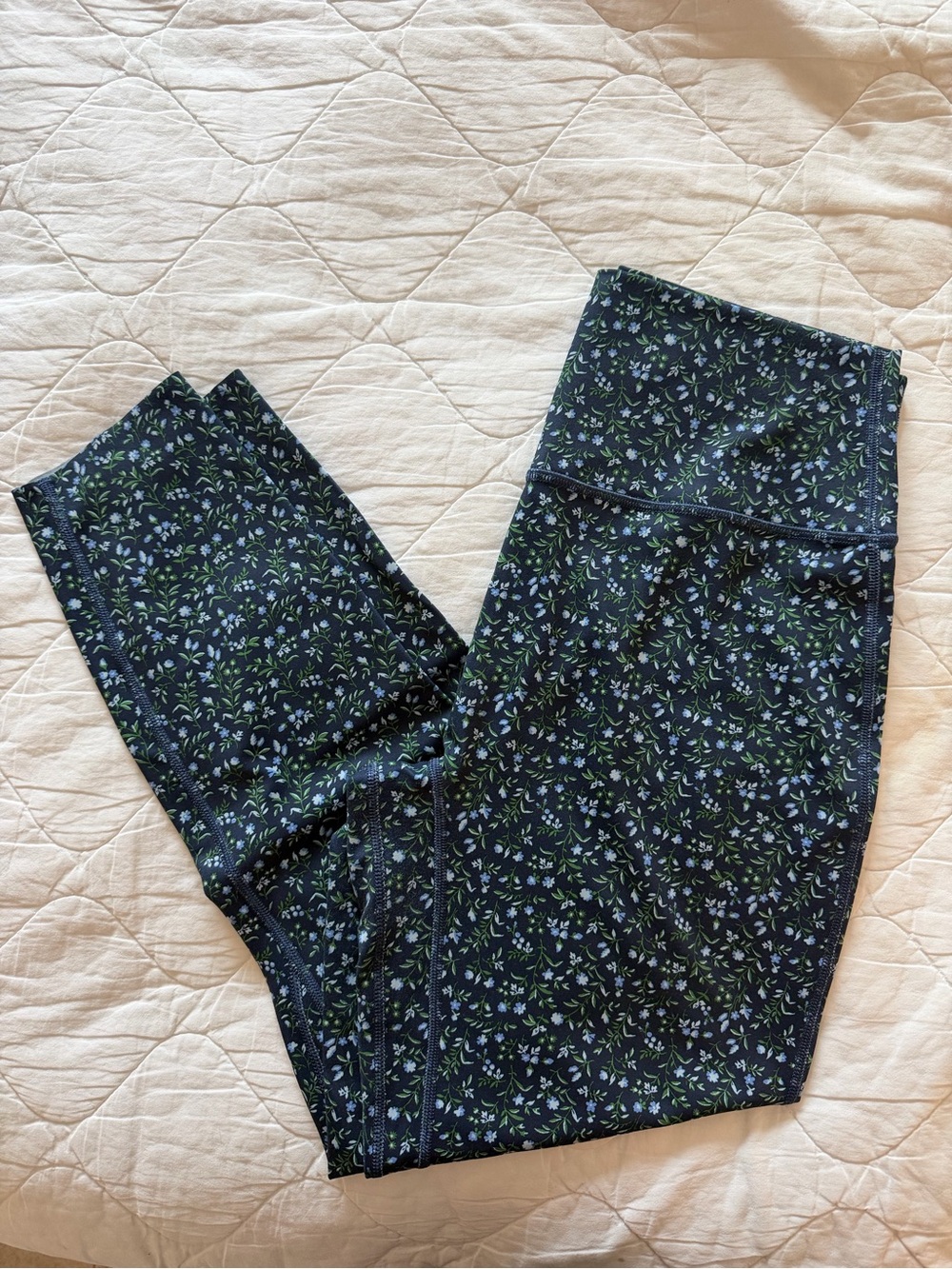 YPB by Abercrombie Curve Love Floral Leggings – Size Large